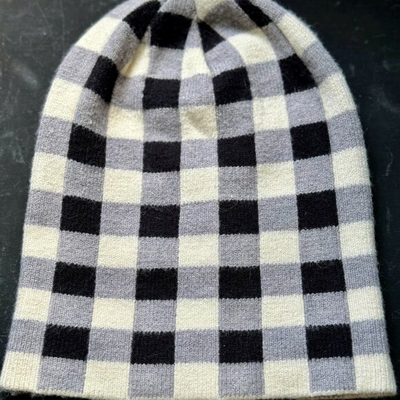 Steve Madden Black, White and Grey Checkered Beanie NWOT - Picture 3 of 5